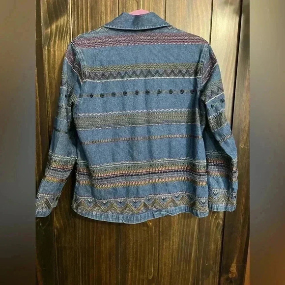 Vintage Floral Embroidered Denim Jacket. Perfect for Spring. Size:10/12 - Picture 9 of 12
